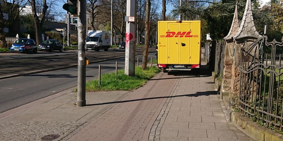22-05-24 Parken auf dem Gehweg