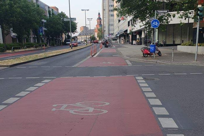 24-06-20 Rotmarkierungen